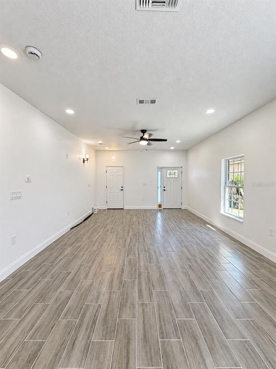 En Venta: $399,900 (3 camas, 2 baños, 1655 Pies cuadrados)