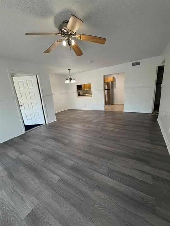 For Rent: $1,400 (2 beds, 2 baths, 1025 Square Feet)