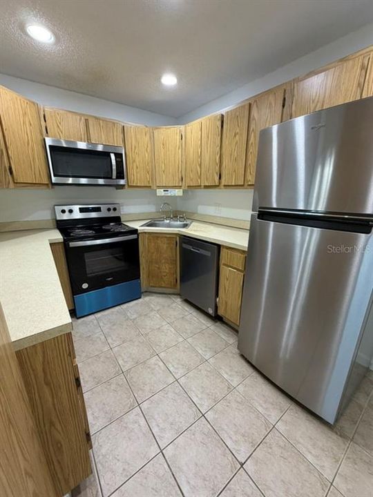 For Rent: $1,400 (2 beds, 2 baths, 1025 Square Feet)