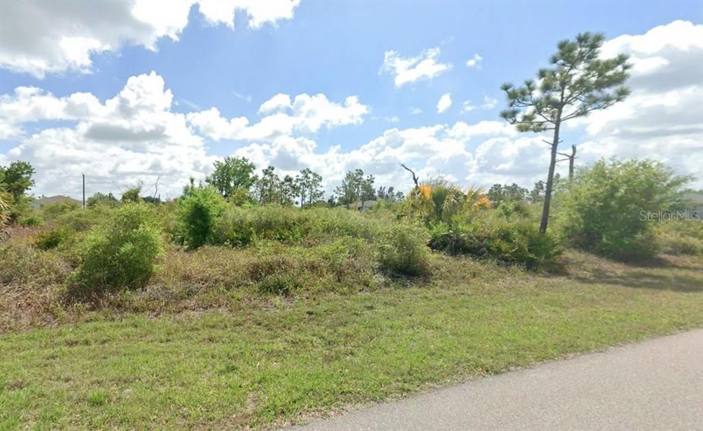 待售: $17,000 (0.23 acres)