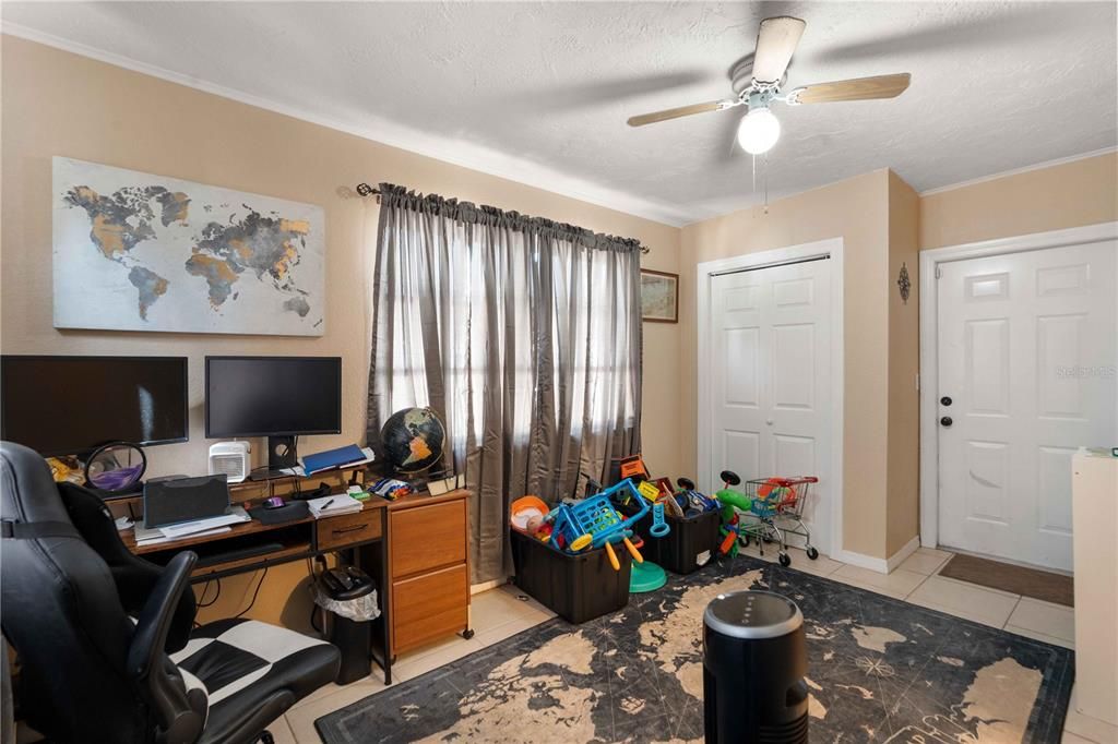 For Sale: $290,000 (3 beds, 2 baths, 1428 Square Feet)