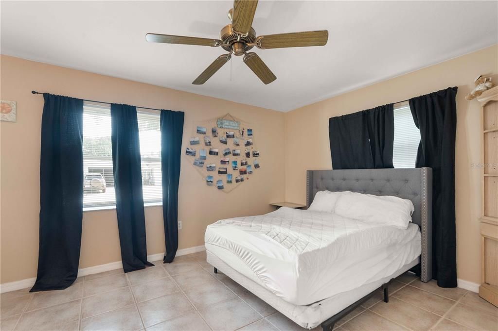 For Sale: $290,000 (3 beds, 2 baths, 1428 Square Feet)