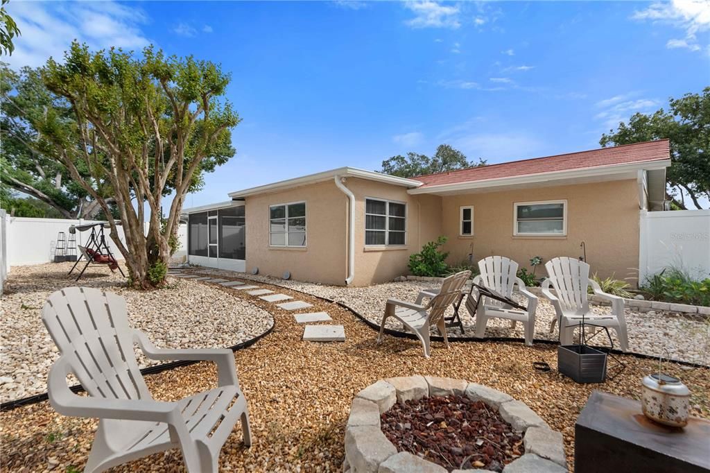 For Sale: $290,000 (3 beds, 2 baths, 1428 Square Feet)