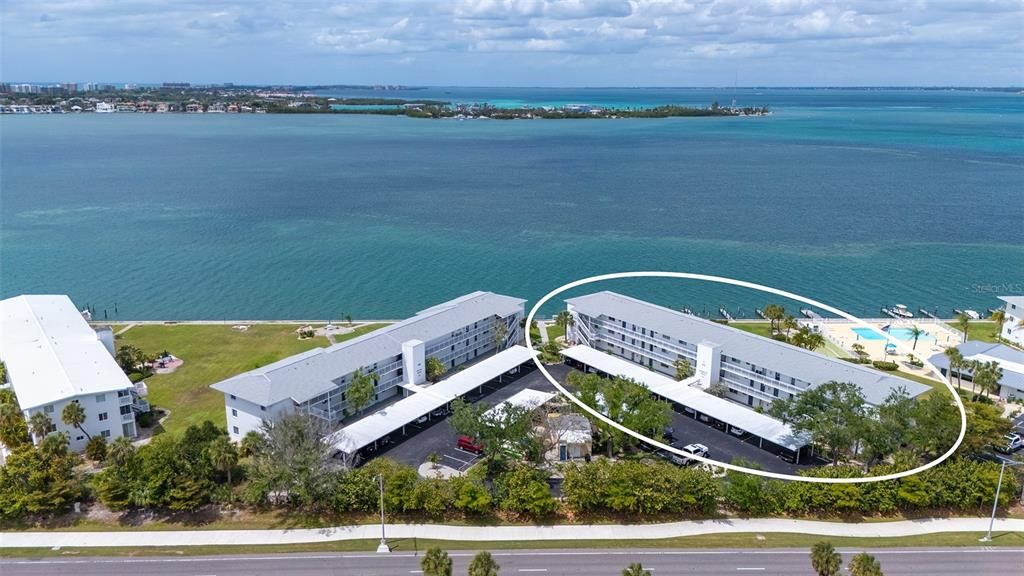 На продажу: $475,000 (2 спален, 1 ванн, 820 Квадратных фут)