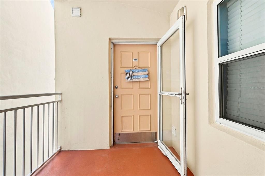 En Venta: $899,000 (2 camas, 2 baños, 1110 Pies cuadrados)