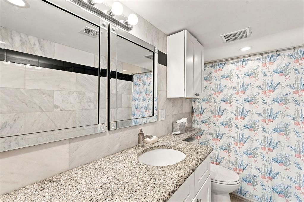 En Venta: $899,000 (2 camas, 2 baños, 1110 Pies cuadrados)