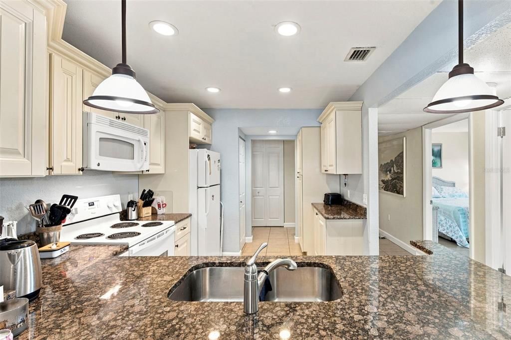 En Venta: $899,000 (2 camas, 2 baños, 1110 Pies cuadrados)