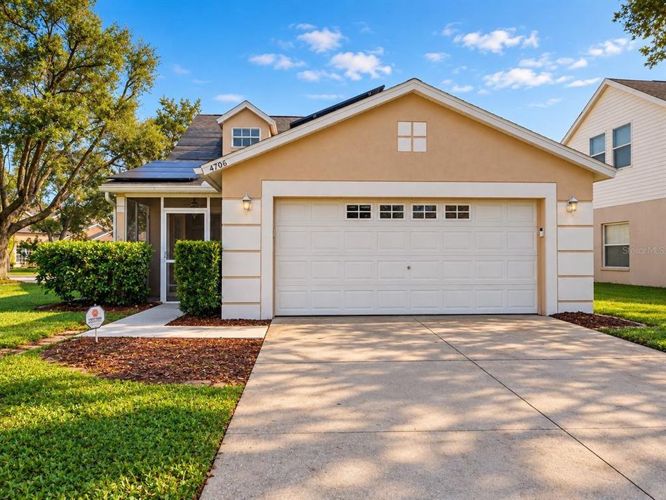 For Sale: $299,000 (3 beds, 2 baths, 1481 Square Feet)