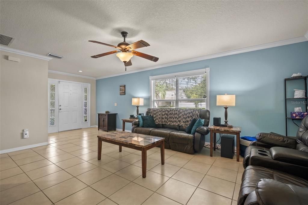 For Sale: $299,000 (3 beds, 2 baths, 1481 Square Feet)