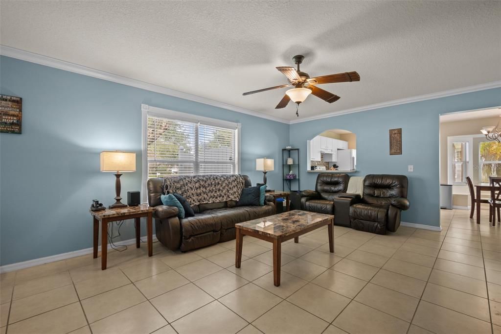 For Sale: $299,000 (3 beds, 2 baths, 1481 Square Feet)