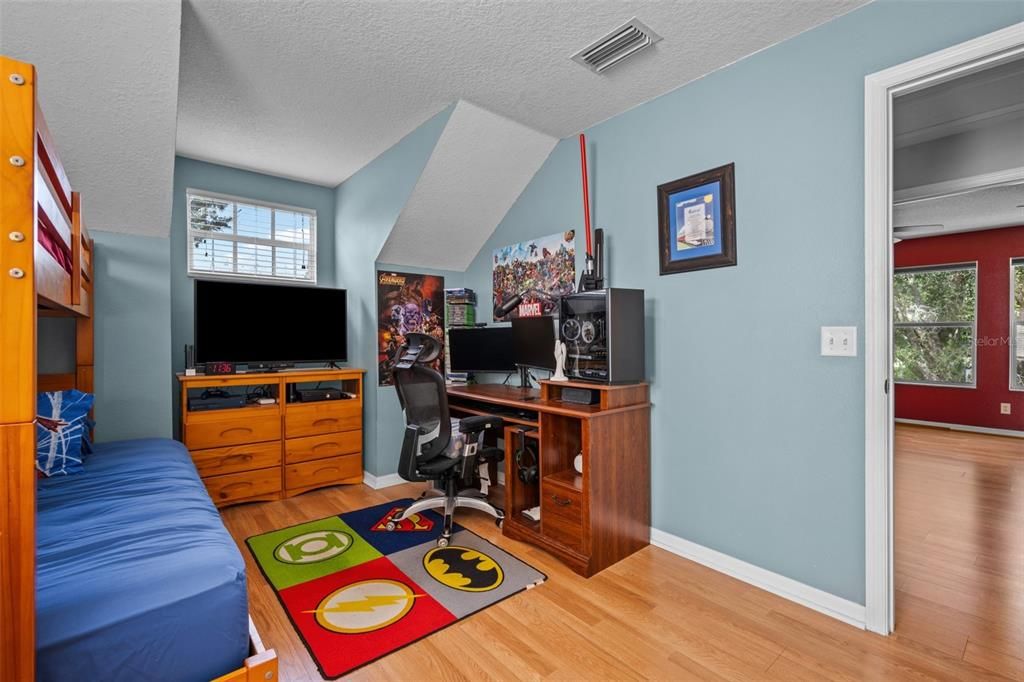 For Sale: $299,000 (3 beds, 2 baths, 1481 Square Feet)