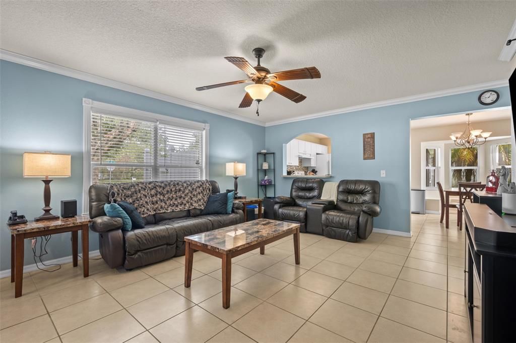 For Sale: $299,000 (3 beds, 2 baths, 1481 Square Feet)