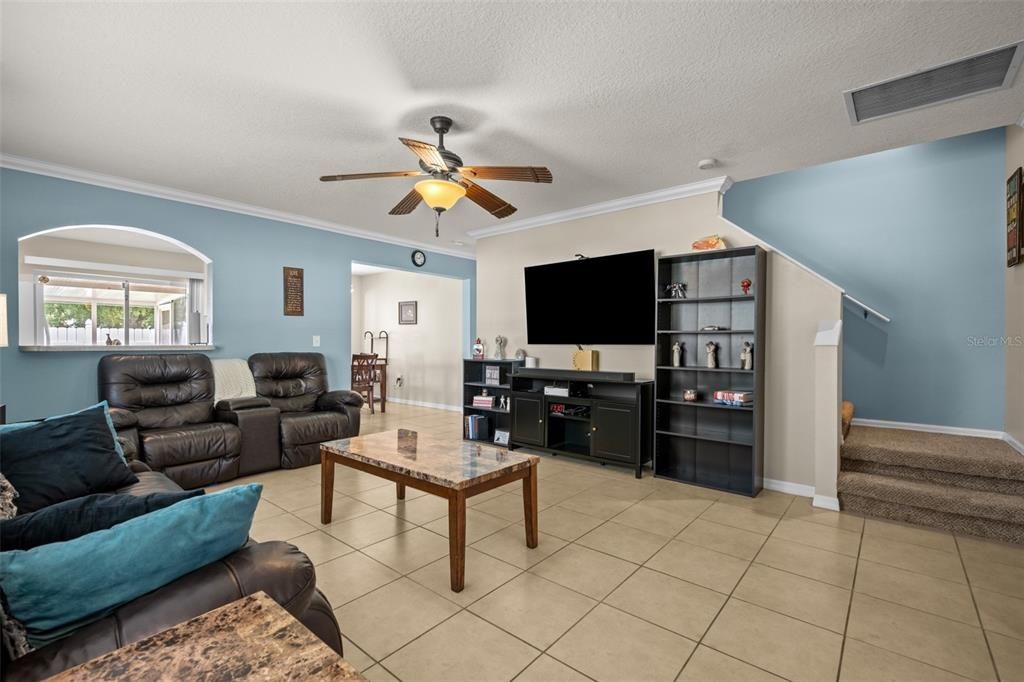 For Sale: $299,000 (3 beds, 2 baths, 1481 Square Feet)