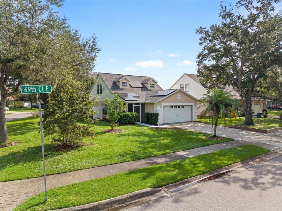 For Sale: $299,000 (3 beds, 2 baths, 1481 Square Feet)