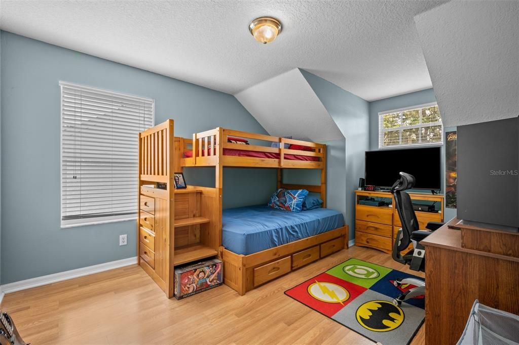 For Sale: $299,000 (3 beds, 2 baths, 1481 Square Feet)