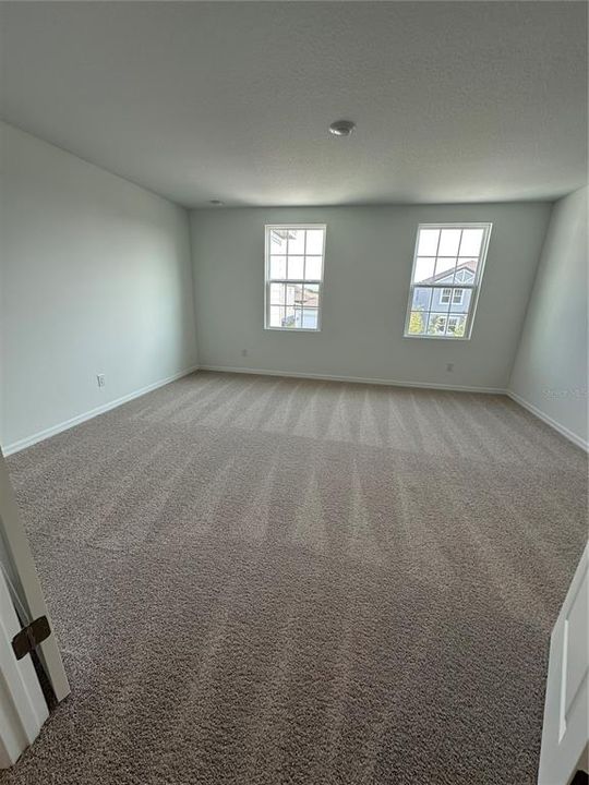 For Rent: $3,095 (4 beds, 3 baths, 3058 Square Feet)