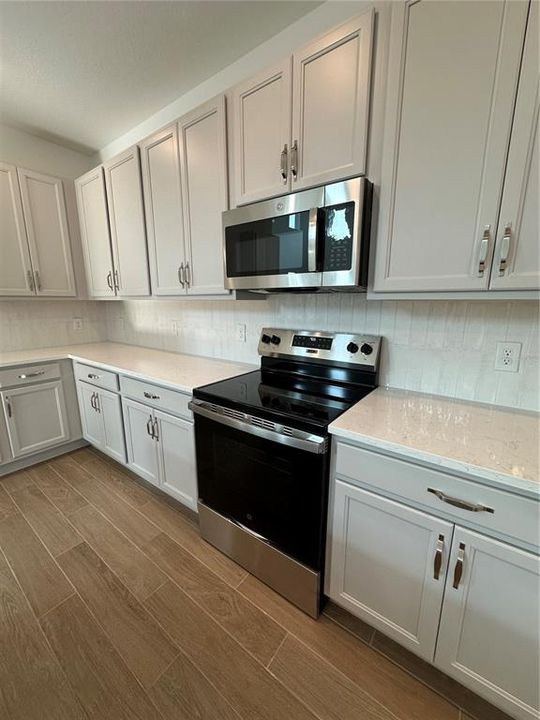 For Rent: $3,095 (4 beds, 3 baths, 3058 Square Feet)