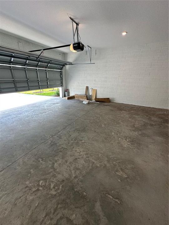 For Rent: $3,095 (4 beds, 3 baths, 3058 Square Feet)