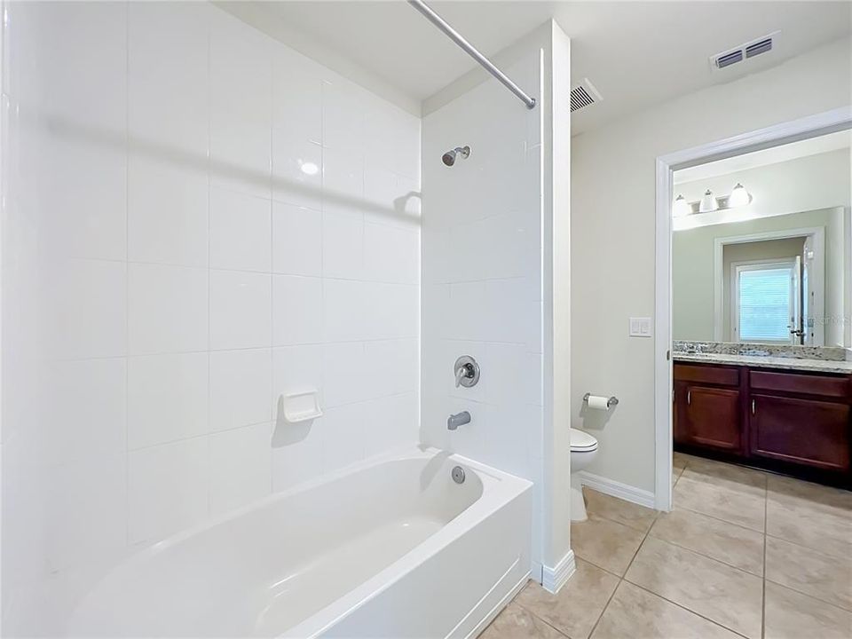 В аренду: $3,200 (5 спален, 3 ванн, 3088 Квадратных фут)