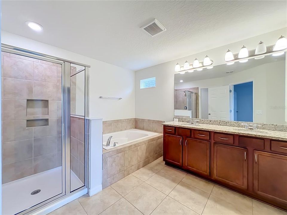 В аренду: $3,200 (5 спален, 3 ванн, 3088 Квадратных фут)