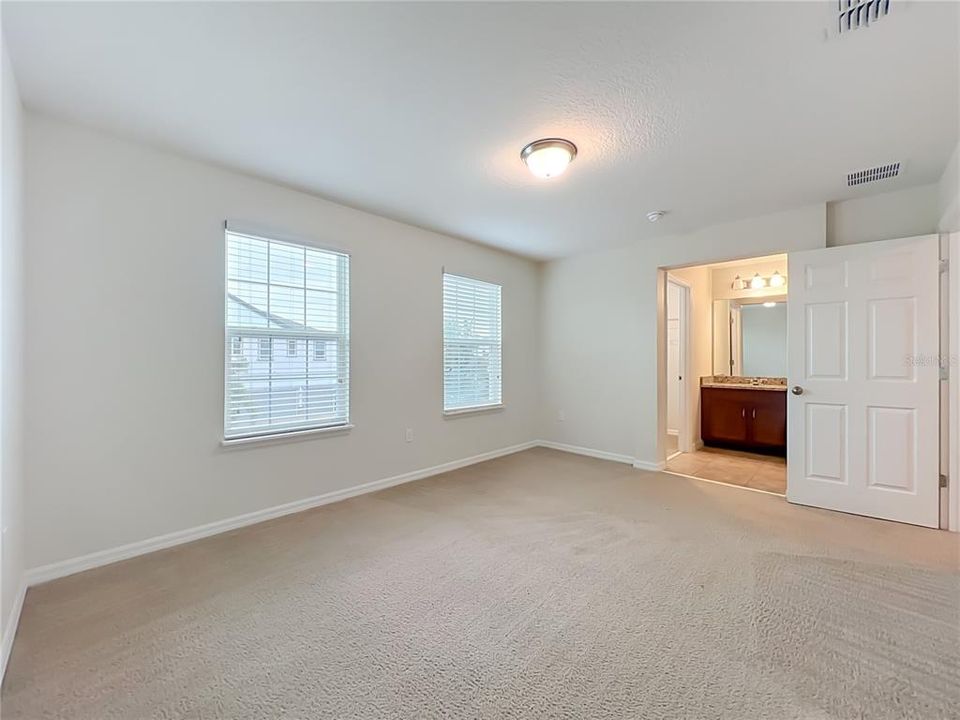 В аренду: $3,200 (5 спален, 3 ванн, 3088 Квадратных фут)