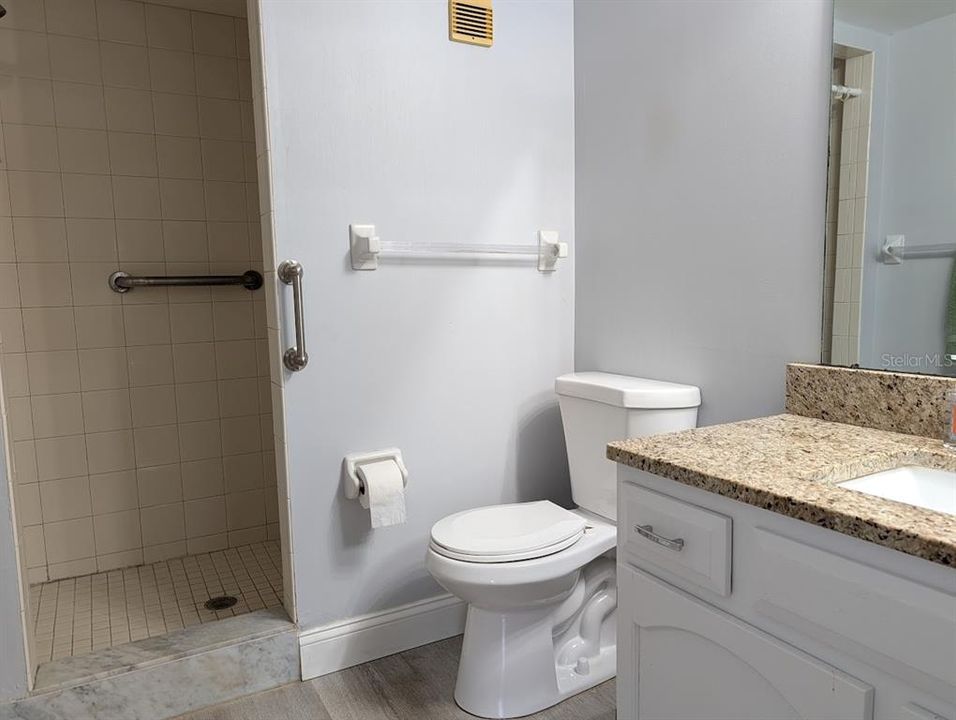 For Sale: $129,000 (2 beds, 2 baths, 1075 Square Feet)