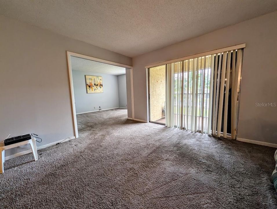 For Sale: $129,000 (2 beds, 2 baths, 1075 Square Feet)