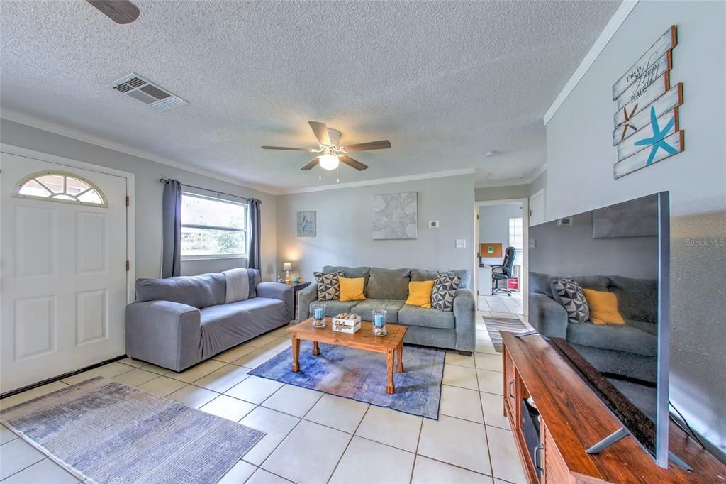 En Venta: $219,000 (2 camas, 1 baños, 816 Pies cuadrados)