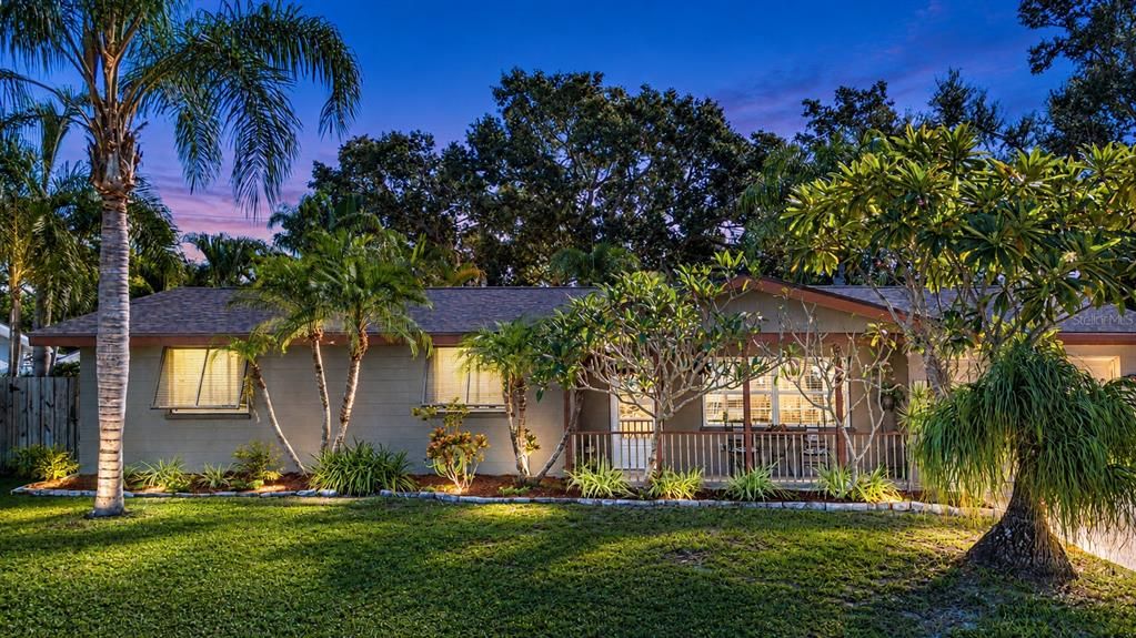 For Sale: $575,000 (4 beds, 2 baths, 1697 Square Feet)