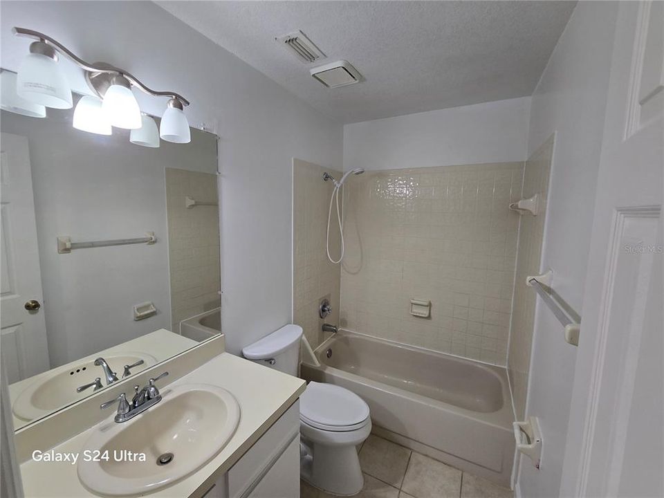 En Venta: $199,900 (2 camas, 2 baños, 1227 Pies cuadrados)