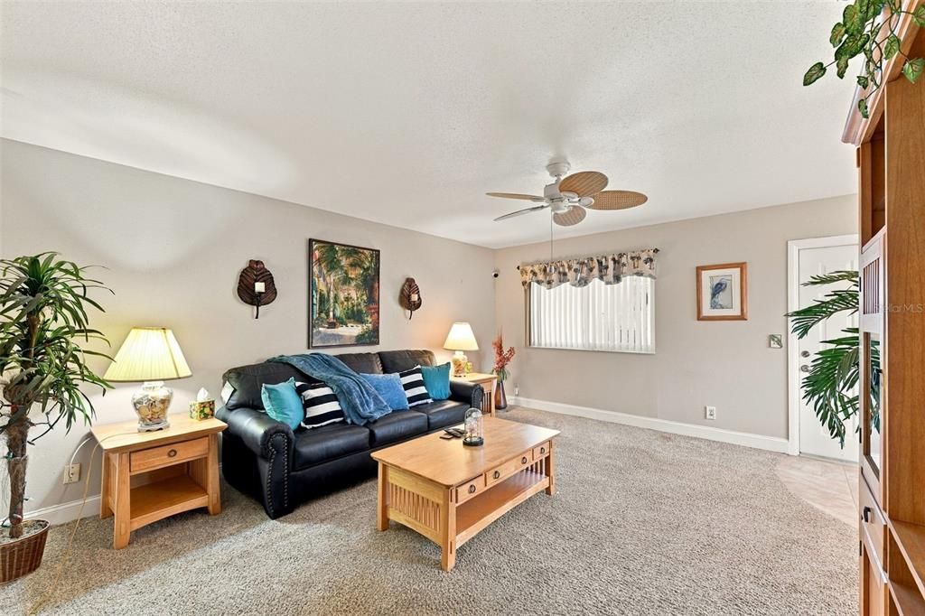 For Sale: $90,000 (2 beds, 2 baths, 960 Square Feet)