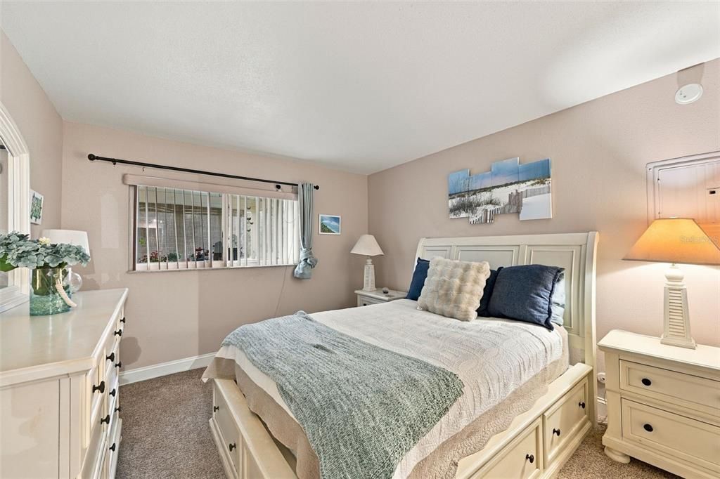 For Sale: $90,000 (2 beds, 2 baths, 960 Square Feet)