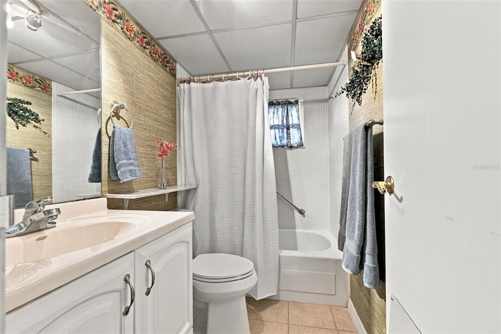 For Sale: $90,000 (2 beds, 2 baths, 960 Square Feet)