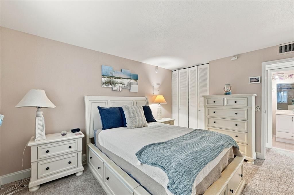 For Sale: $90,000 (2 beds, 2 baths, 960 Square Feet)
