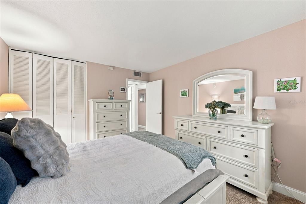 For Sale: $90,000 (2 beds, 2 baths, 960 Square Feet)
