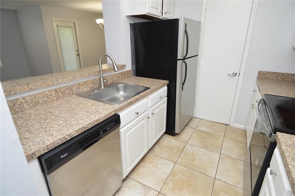 For Rent: $1,750 (2 beds, 2 baths, 1182 Square Feet)