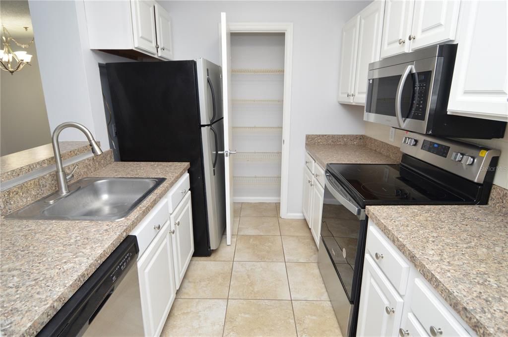 For Rent: $1,750 (2 beds, 2 baths, 1182 Square Feet)
