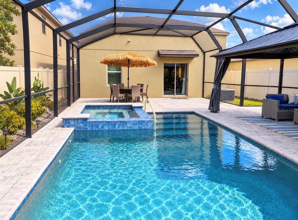 En Venta: $399,900 (5 camas, 2 baños, 2415 Pies cuadrados)