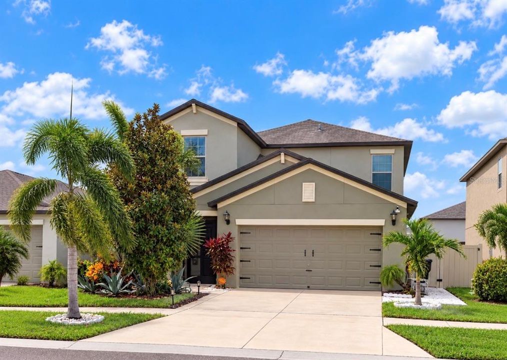 En Venta: $399,900 (5 camas, 2 baños, 2415 Pies cuadrados)