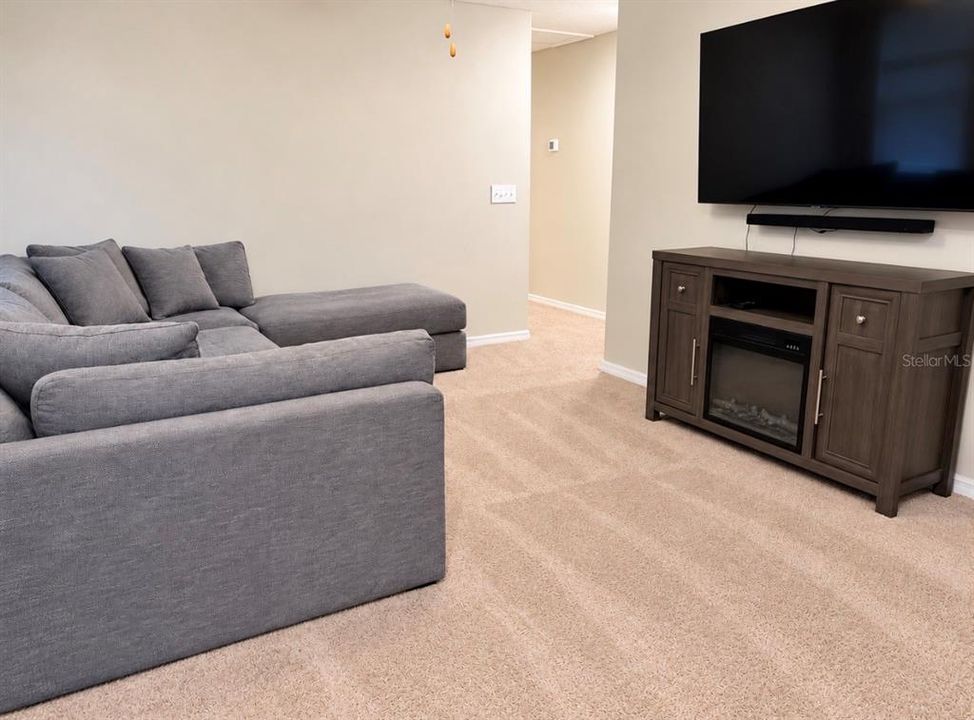 En Venta: $399,900 (5 camas, 2 baños, 2415 Pies cuadrados)