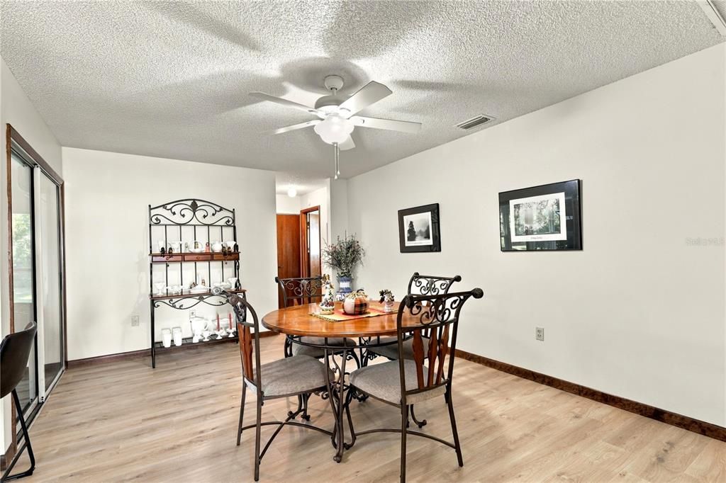 En Venta: $222,500 (2 camas, 2 baños, 1726 Pies cuadrados)
