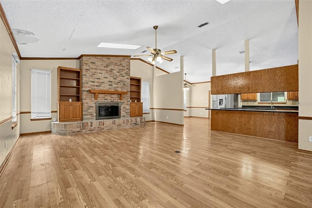 For Sale: $535,000 (4 beds, 2 baths, 3338 Square Feet)