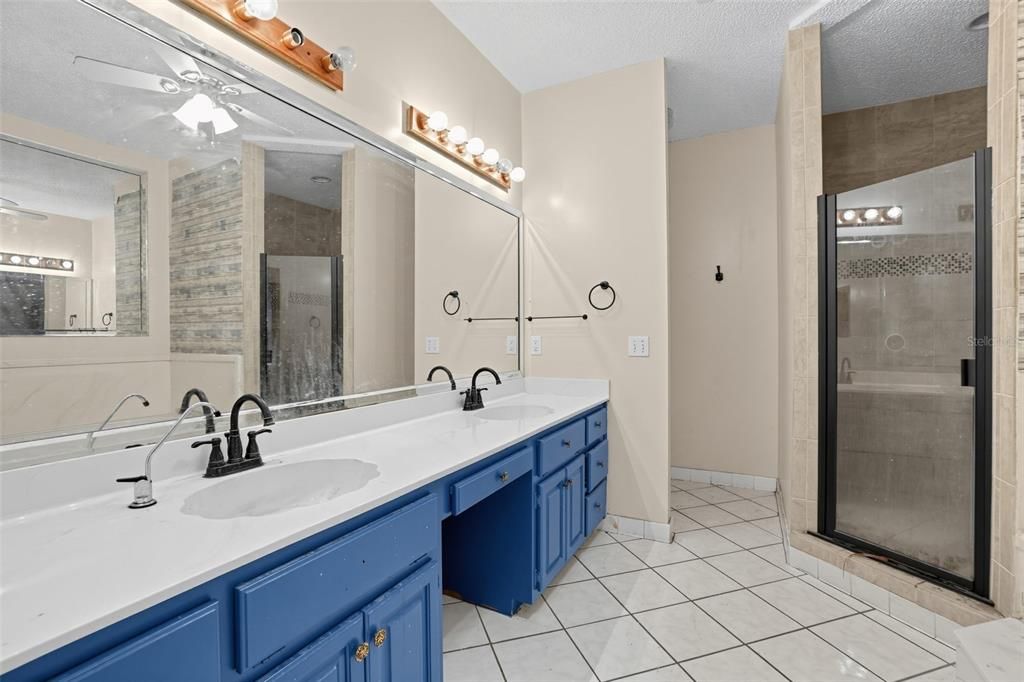 For Sale: $535,000 (4 beds, 2 baths, 3338 Square Feet)