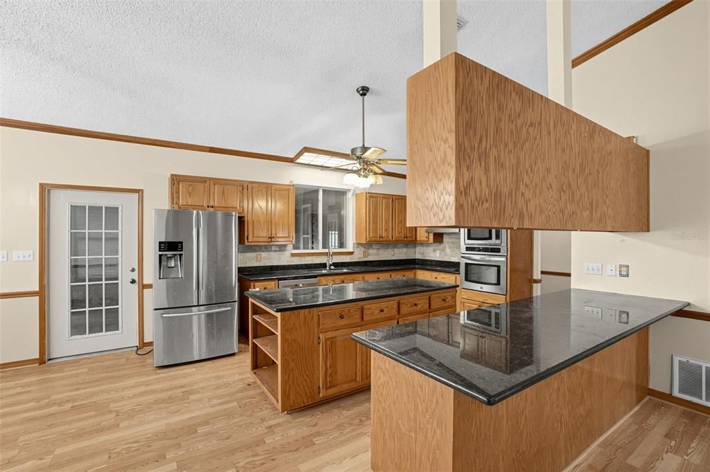 For Sale: $535,000 (4 beds, 2 baths, 3338 Square Feet)