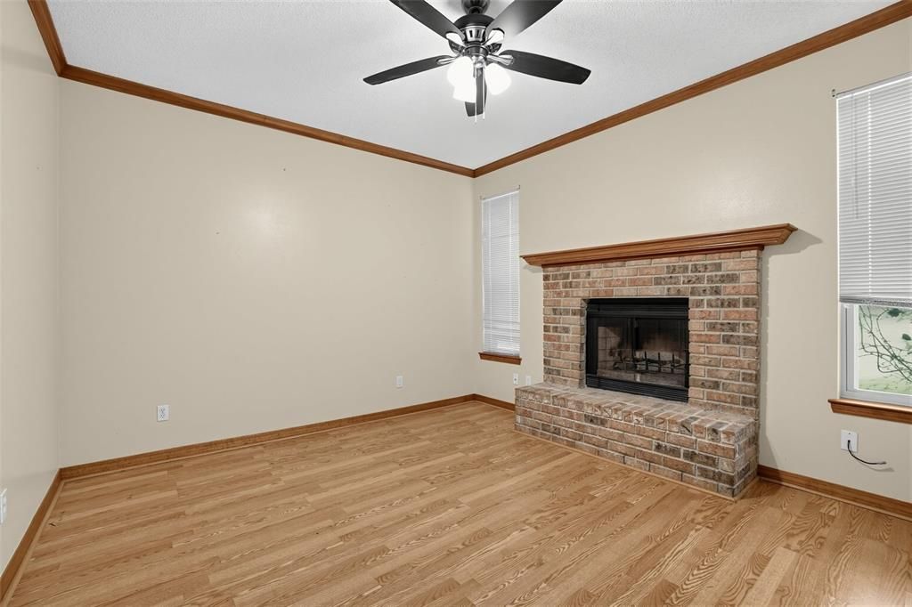 For Sale: $535,000 (4 beds, 2 baths, 3338 Square Feet)