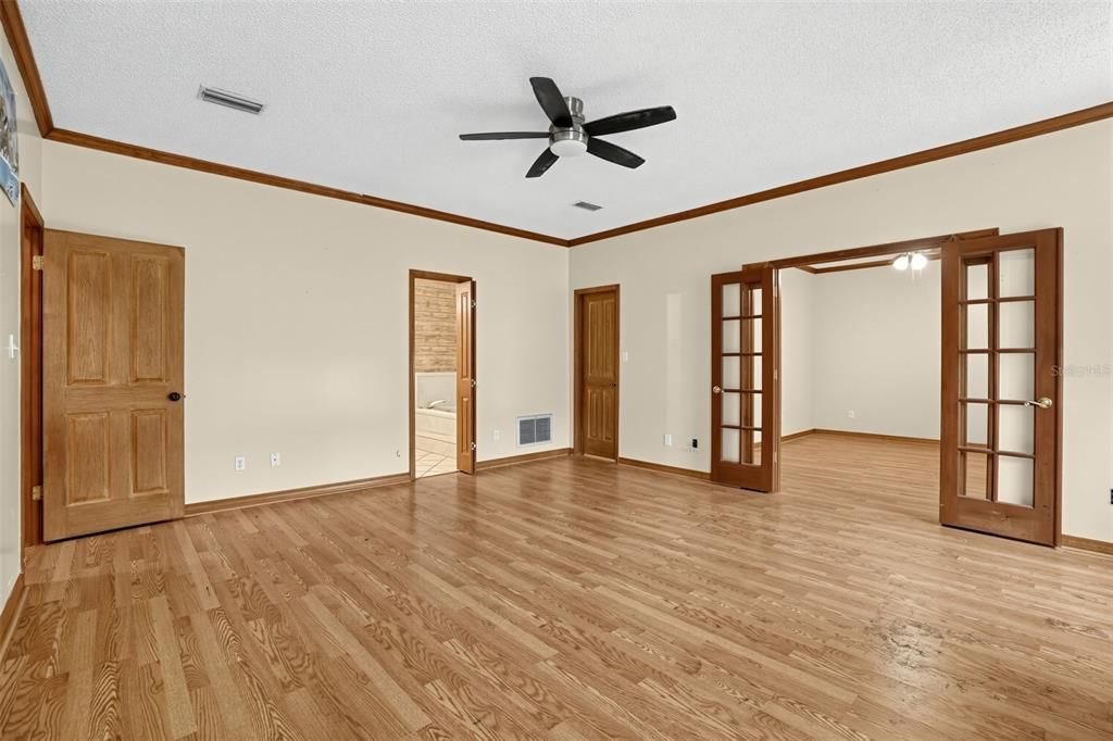 For Sale: $535,000 (4 beds, 2 baths, 3338 Square Feet)