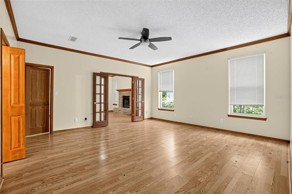 For Sale: $535,000 (4 beds, 2 baths, 3338 Square Feet)