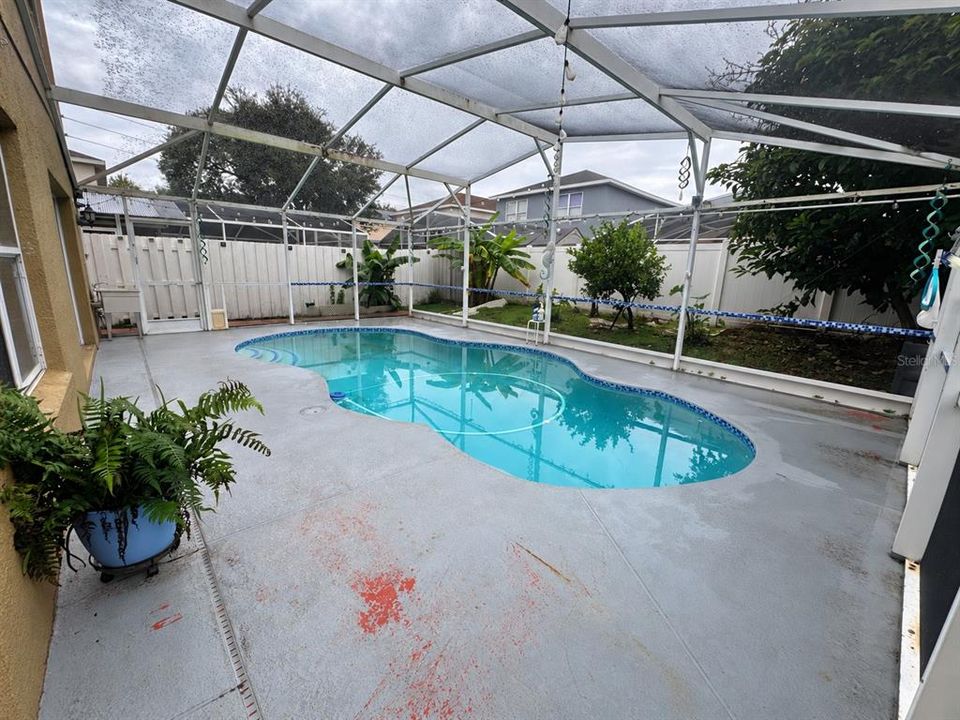 En Venta: $405,000 (4 camas, 2 baños, 1938 Pies cuadrados)