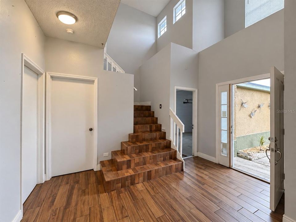 En Venta: $405,000 (4 camas, 2 baños, 1938 Pies cuadrados)