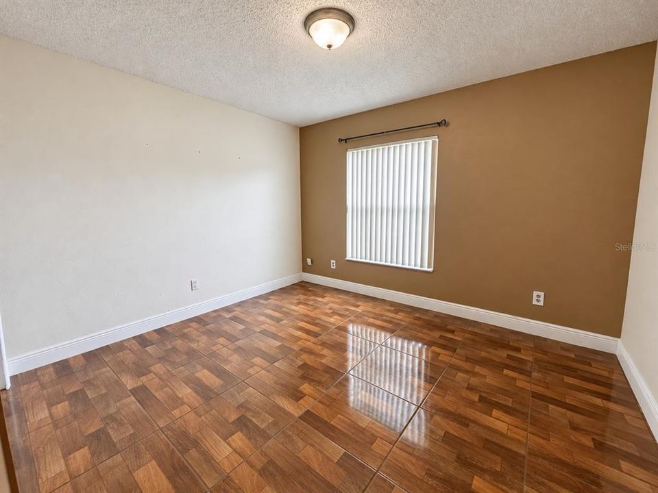 En Venta: $405,000 (4 camas, 2 baños, 1938 Pies cuadrados)